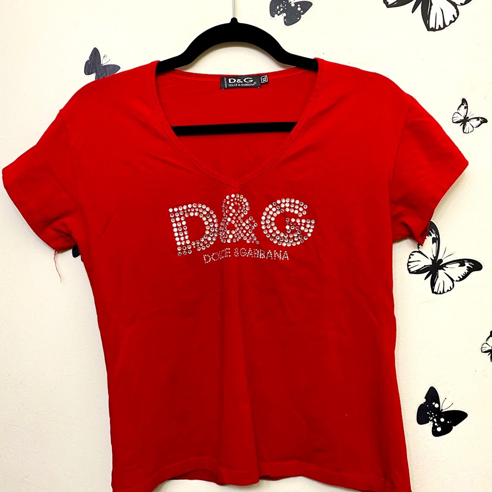 D & G v neck tee size XL